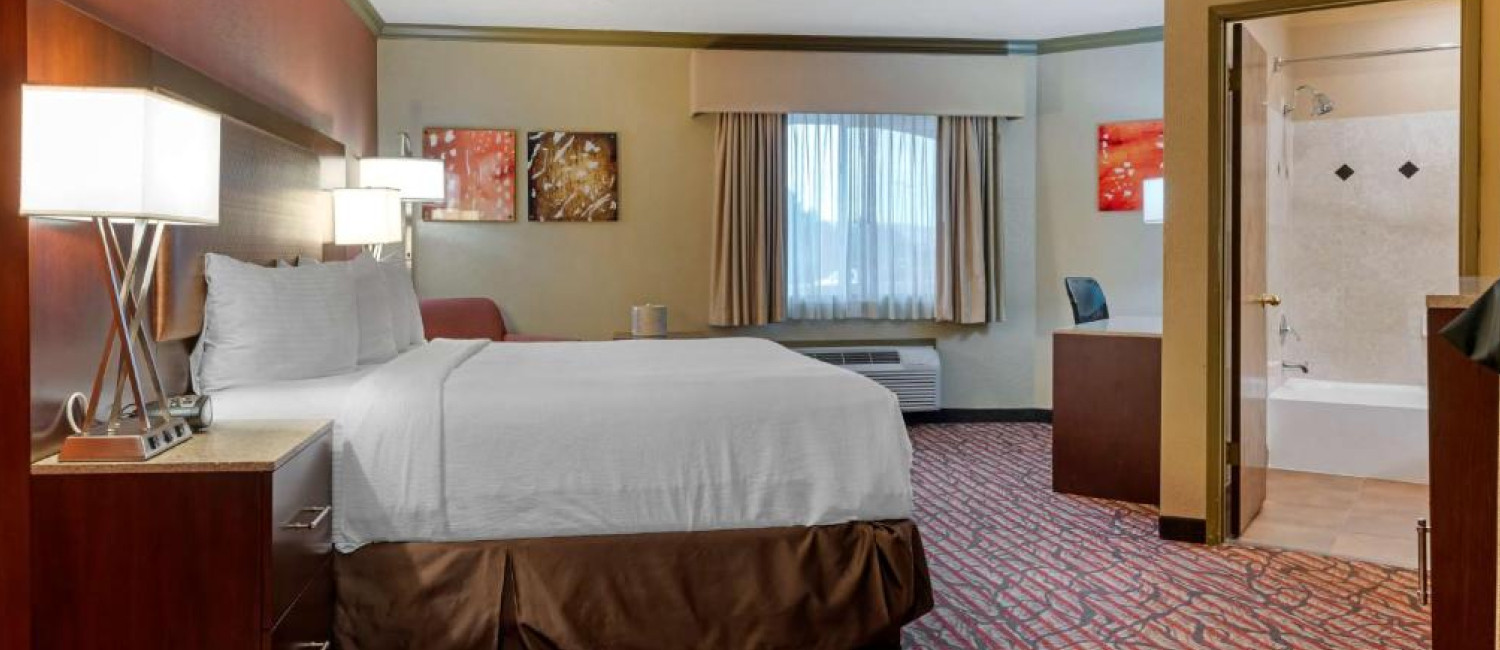 Cozy & Relaxing Guest Rooms At Best Western Plus Brookside Inn